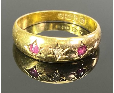 CHESTER 18CT GOLD GYPSY SET DIAMOND &amp; RUBY 3 STONE RING - star set central diamond, 0.02cts and two rubies, estimated com