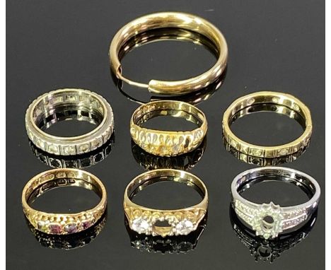 9CT, 15CT, 18CT GOLD RINGS (5) PLUS ONE OTHER, ETC - lot includes 2 x 9ct gold rings, Cz set yellow gold, size mid N-O, a whi