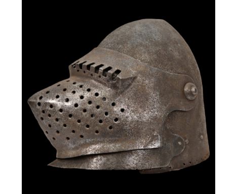 Large hand-forged iron bascinet with fine workmanship in Milanese style around 1450, 19th century. Large proportions, with a 