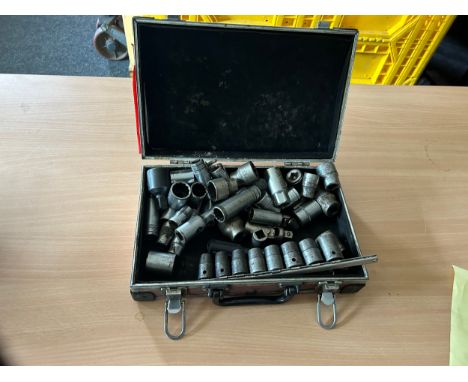 Vintage cased socket set 