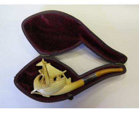 A Meerschaum Pipe with bowl in the form of a boat 