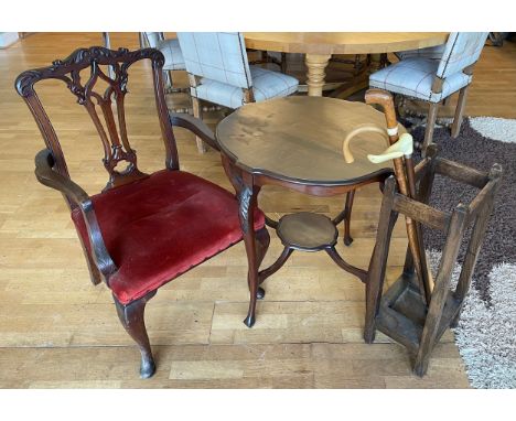 An Edwardian mahogany Queen Ann style occasional table, the scalloped edge top over lower tier, supported by outswept legs, 6