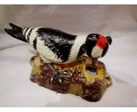 Cast iron woodpecker door knocker, H: 17 cm. UK P&amp;P Group 1 (£16+VAT for the first lot and £2+VAT for subsequent lots) 