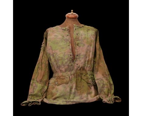 Rare WWII Nazi German Waffen-SS M42 Oak "A" Camouflage Reversible Smock. This is an M42 type 1 smock having the horizontal lo