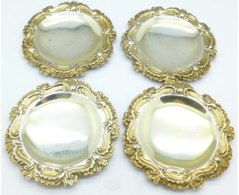 A set of four silver dishes by Walker &amp; Hall, Sheffield 1903, 152g, diameter 9.5cm