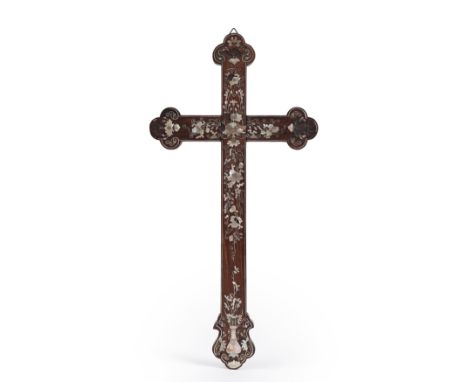 The two ends of the cross are in the shape of a ruyi. The front is inlaid with carved mother-of-pearl, depicting fruit vines,