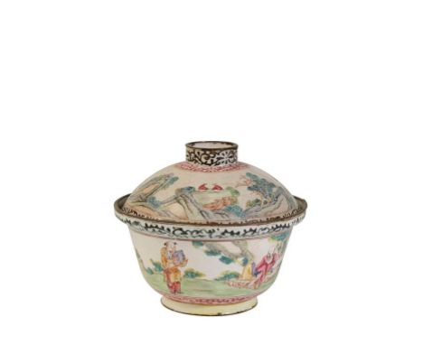 CANTON ENAMEL FAMILLE-ROSE COVERED BOWL, QING DYNASTY, 19TH CENTURY, the sides painted with scholars, and figures in a mounta