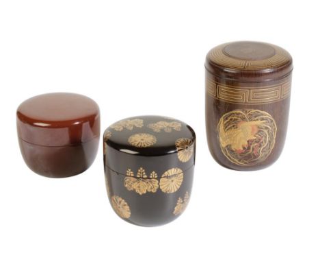FINE JAPANESE WOOD AND GILT-LACQUER TEA CADDY, MEIJI / TAISHO PERIOD, the tapered cylindrical sides decorated in takamaki-e w
