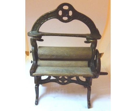 Vintage miniature mangle, H: 17 cm 