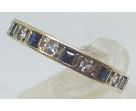 9ct white gold vintage style blue and white stone full eternity ring, size S