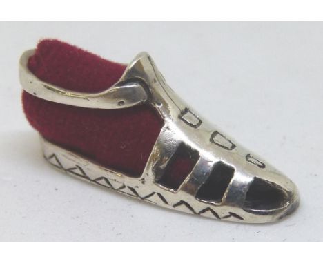 Silver shoe pin cushion, L: 3 cm 