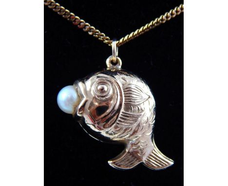 9ct yellow gold and pearl puffer fish pendant, suspended on a 9ct yellow gold chain 