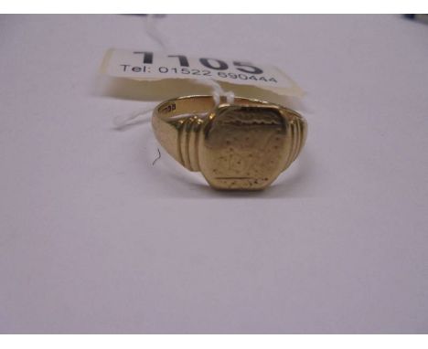 A 9ct gold signet ring, size W, 4.7 grams.