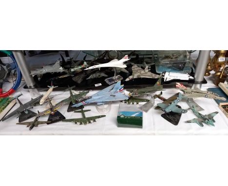 A large quantity of mainly Corgi unboxed military aircraft etc (some a/f)