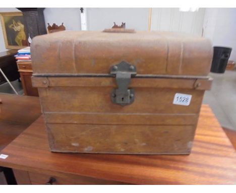 A small tin trunk, COLLECT ONLY.