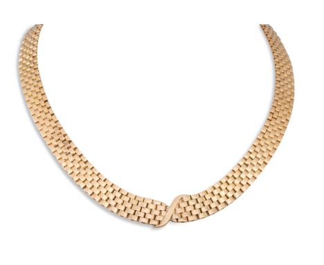 A VINTAGE 18CT BRICK LINK GOLD NECKLACE, stylised bow detail to front, 64.4 g, made in Argentina