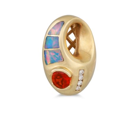 A DIAMOND, OPAL, AND FIRE OPAL PENDANT, mounted in 14ct yellow gold, 6.1 g.