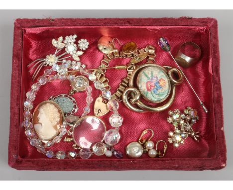 A quantity of vintage jewellery including cameo brooch, stick pin, ring, fany link bracelet with heart shape clasp, aurora bo