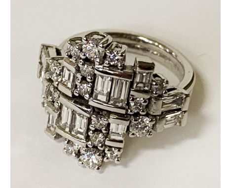 18CT GOLD DIAMOND CLUSTER RING APPROX 2 CARAT - SIZE J