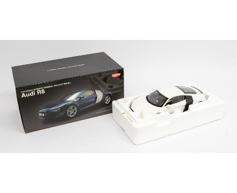 Kyosho: A 1:18 Scale Model of an Audi R8 (White), Manufacturer Kyosho. Boxed. Reference No. 09213W. Contents appear in a very