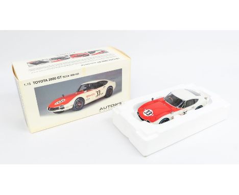 Autoart: A 1:18 Scale Model of a Toyota 2000 GT SCCA 1968 #33, Manufacturer Autoart. Boxed. Reference No. 86816. Contents app
