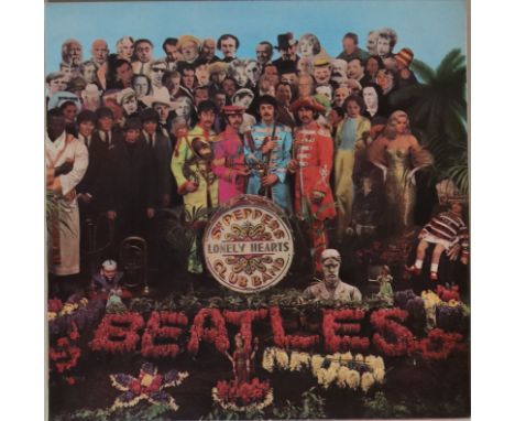 THE BEATLES - SGT. PEPPER'S LONELY HEARTS CLUB BAND (UK STEREO WIDE SPINE).  An extremely clean original UK stereo 'wide spin