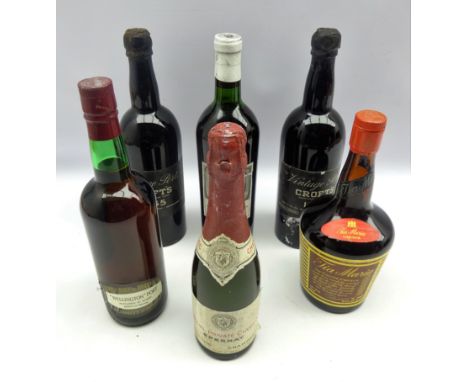 Two bottles of Vintage Croft Port 1955, Epernay Champagne, Montagne St Emilion 1957, Tia Maria etc (6)