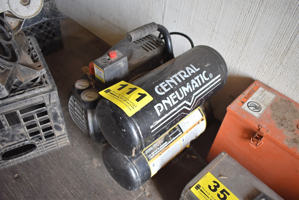 CENTRAL PNEUMATIC 2 HP MODEL 95498 TWIN TANK AIR COMPRESSOR