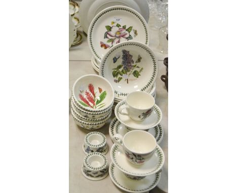 A Portmeirion Botanical Gardens pattern part dinner and tea service