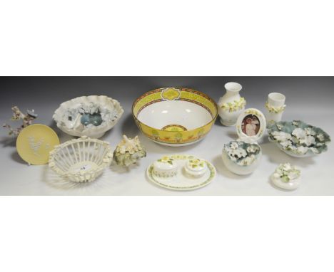 Decorative Ceramics - a Royal Worcester Versailles pattern fruit bowl; a Wedgwood yellow Jasperware trinket dish; CoALport va