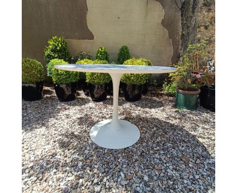 After&nbsp;Eero Saarinen, a vintage Tulip table, 114 cm diamter