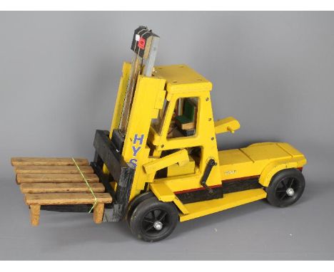 Wooden Toy Truck - A large scale wooden Hyster Fork lift truck made to a Richard Blizzard pattern some 30 plus years ago and 