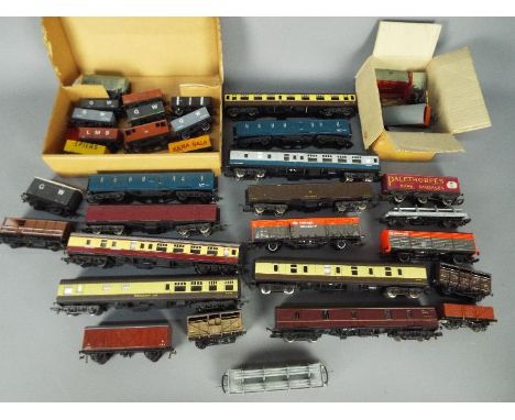 Lima, Hornby, Trix, Mainline. Hornby Dublo Other - Over 30 items of unboxed OO gauge passenger and freight rolling stock. Lot