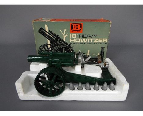 Britains - A boxed Britains #9740 18" Heavy Howitzer. This early 1960's version in gloss green appears to be in Mint conditio