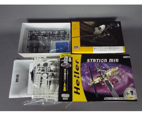 Hasegawa, Heller - Two boxed space themed plastic model kits. Lot consists of Hasegawa 1:48 scale #54002 Unnamed Space Probe 