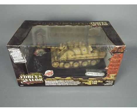 Forces of Valor - A boxed 1:32 scale 'Enthusiast edition' Forces of Valor #80000 German Jagdpanther (Germany 1944). The model