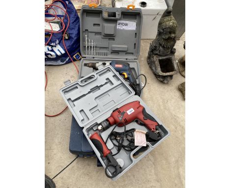 AN ASSORTMENT OF POWER TOOLS TO INCLUDE A POWER DEVIL DRILL AND A RYOBI DRILL 
