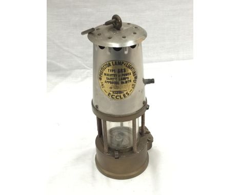 A VINTAGE ECCLES BRASS PROTECTOR LAMP H: 23CM 