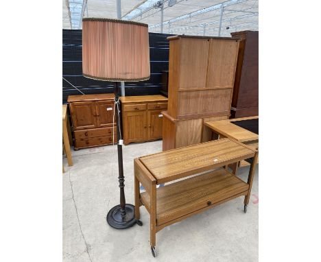 A 1970'S FOLD-OVER TROLLEY, TABLE, STANDARD LAMP AND LLOYD LOOM STYLE CHAIR 