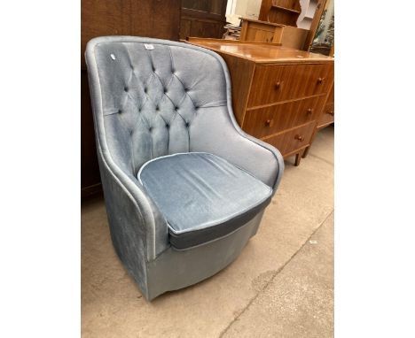 A MODERN BUTTON-BACK BEDROOM CHAIR 