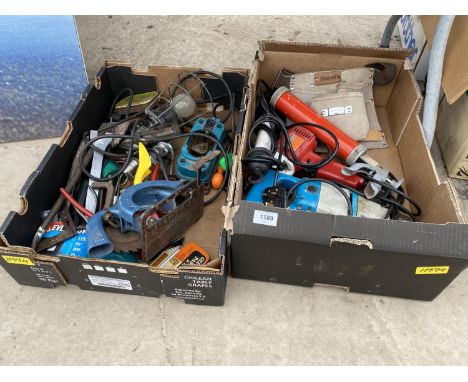 AN ASSORTMENT OF TOOLS AND HARDWARE TO INCLUDE DRILLS, SAWS AND A WORK LIGHT ETC 