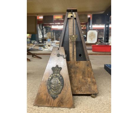 A WALNUT CASED VINTAGE METRONOME, MADE IN LONDON 