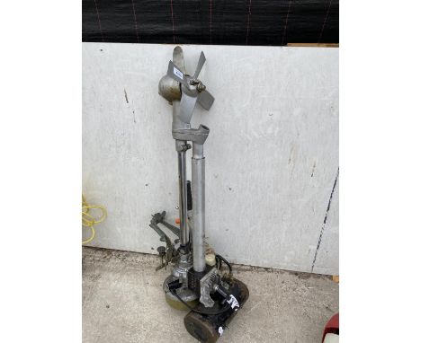 A VINTAGE SEAGULL OUTBOARD ENGINE BELIEVED IN WORKING ORDER BUT NO WARRANTY 