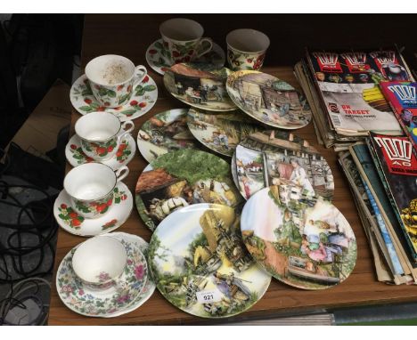 A QUANTITY OF STRAWBERRY CHINA TO INCLUDE CUPS, SAUCERS, PLATES PLUS A COLLECTION OF 'OLD COUNTRY CRAFTS' CABINET PLATES 