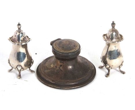 Mixed Lot:  A pair of George V silver peppers, hallmarked for Birmingham 1923, makers mark Mappin &amp; Webb, 8cm tall togeth