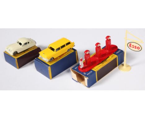 Matchbox Regular Wheels mixed group (1) 31a 1956 Ford Customline Station Wagon - yellow body with silver trim and red tail-la
