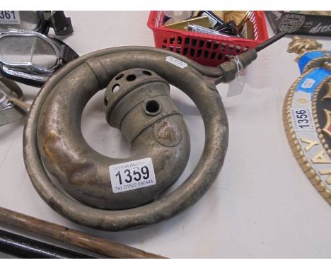 A vintage Sethos car horn.