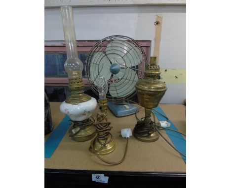 FRENCH FAN AND 3 VINTAGE LIGHTS