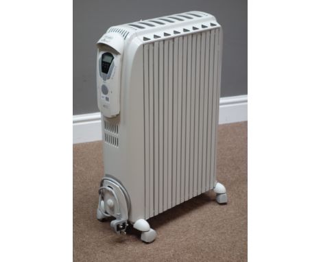 DeLonghi electric oil filled radiator, W44cm (This item is PAT tested - 5 day warranty from date of sale)
 Condition Report C