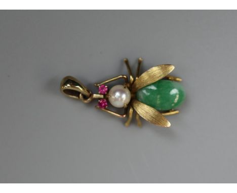 9ct gold jade pearl and ruby bee pendantÿ 
